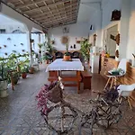 Quarto Triplo Com Banheiro Em Pousada E Restaurante