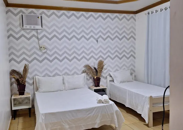 Quarto Triplo Com Banheiro Em Pousada E Restaurante