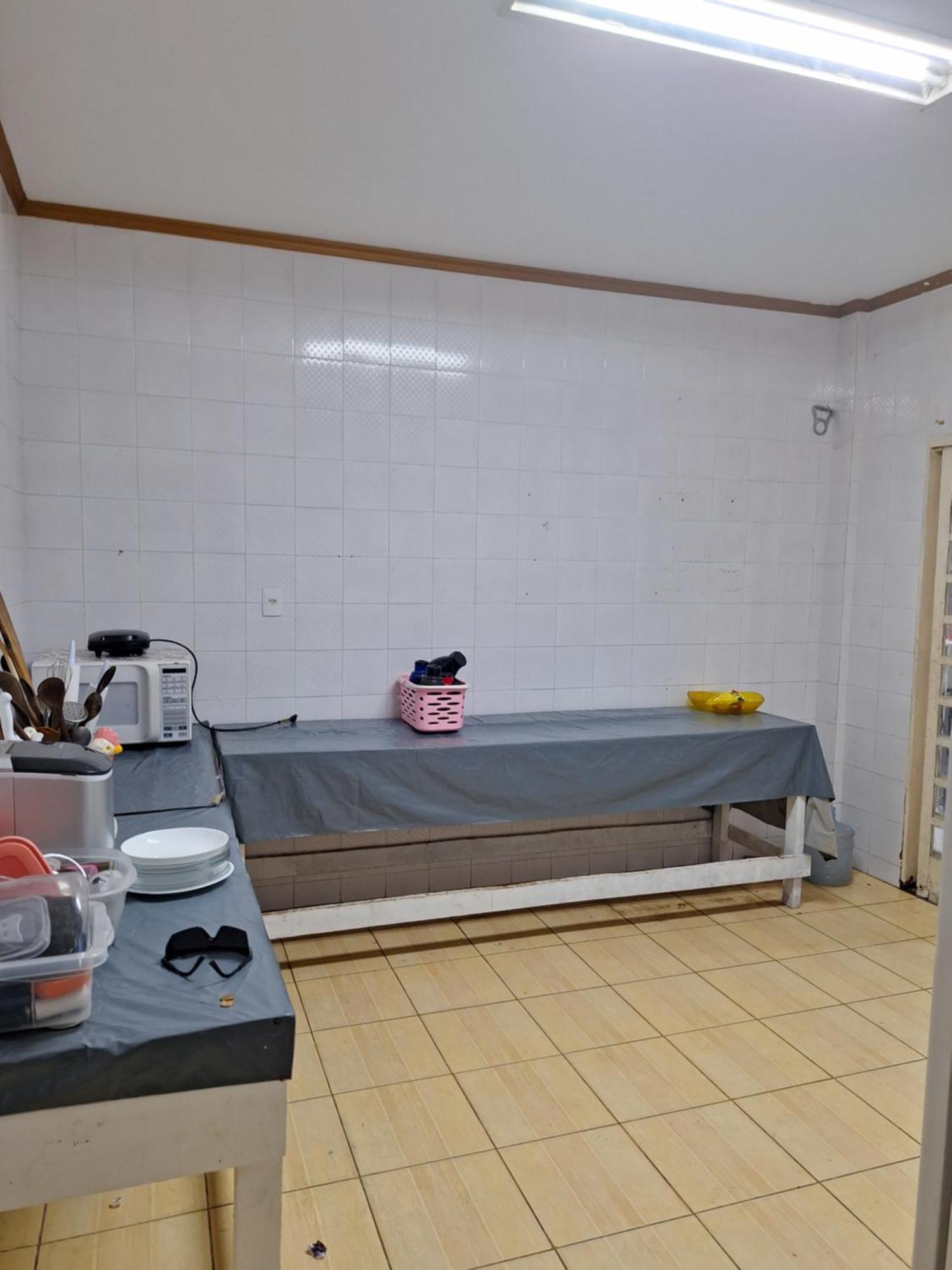 Triplo Com Banheiro Em E Restaurante Manaus