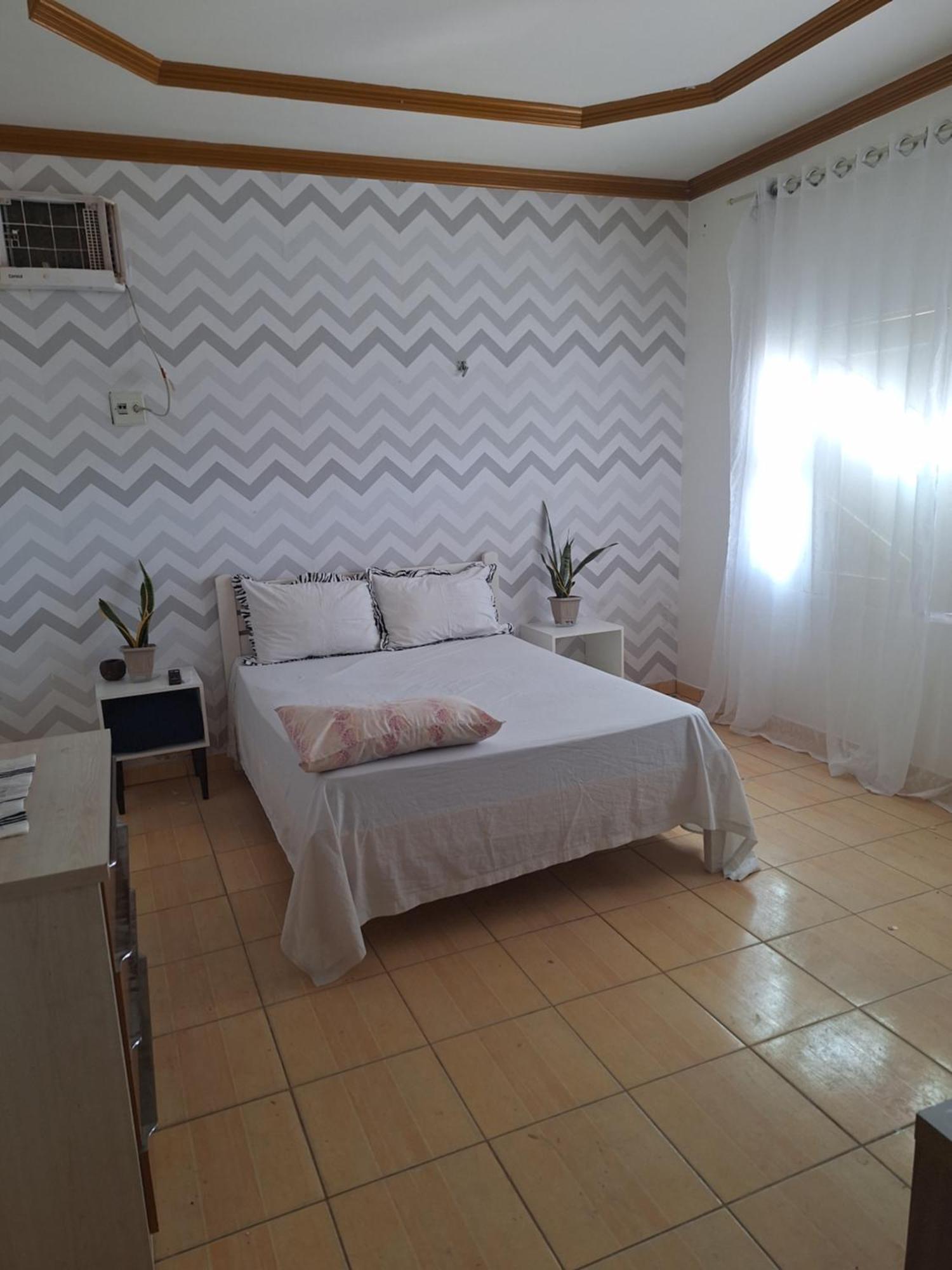 Triplo Com Banheiro Em E Restaurante Manaus